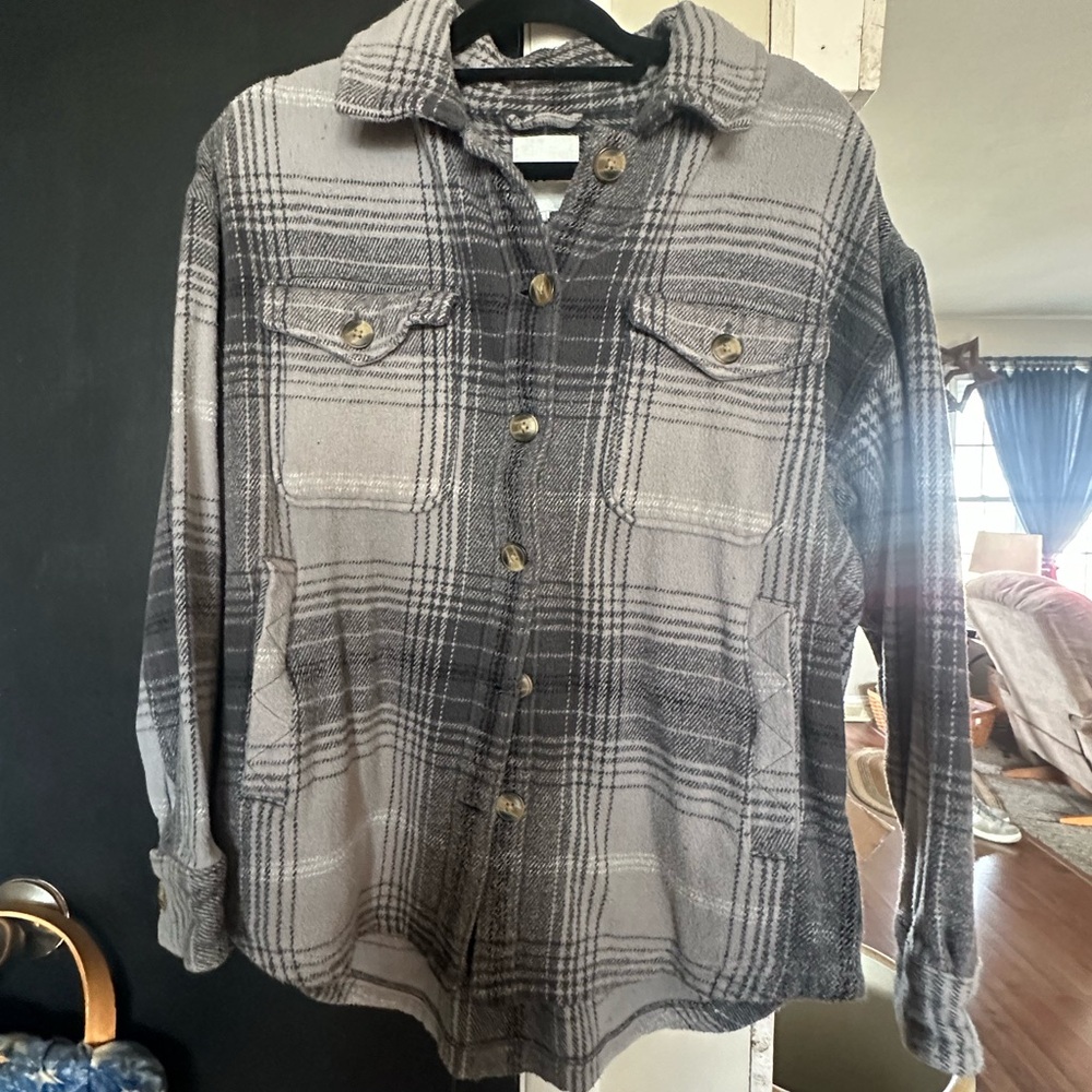 Aerie Gray Plaid Casual Button-Down Shirt